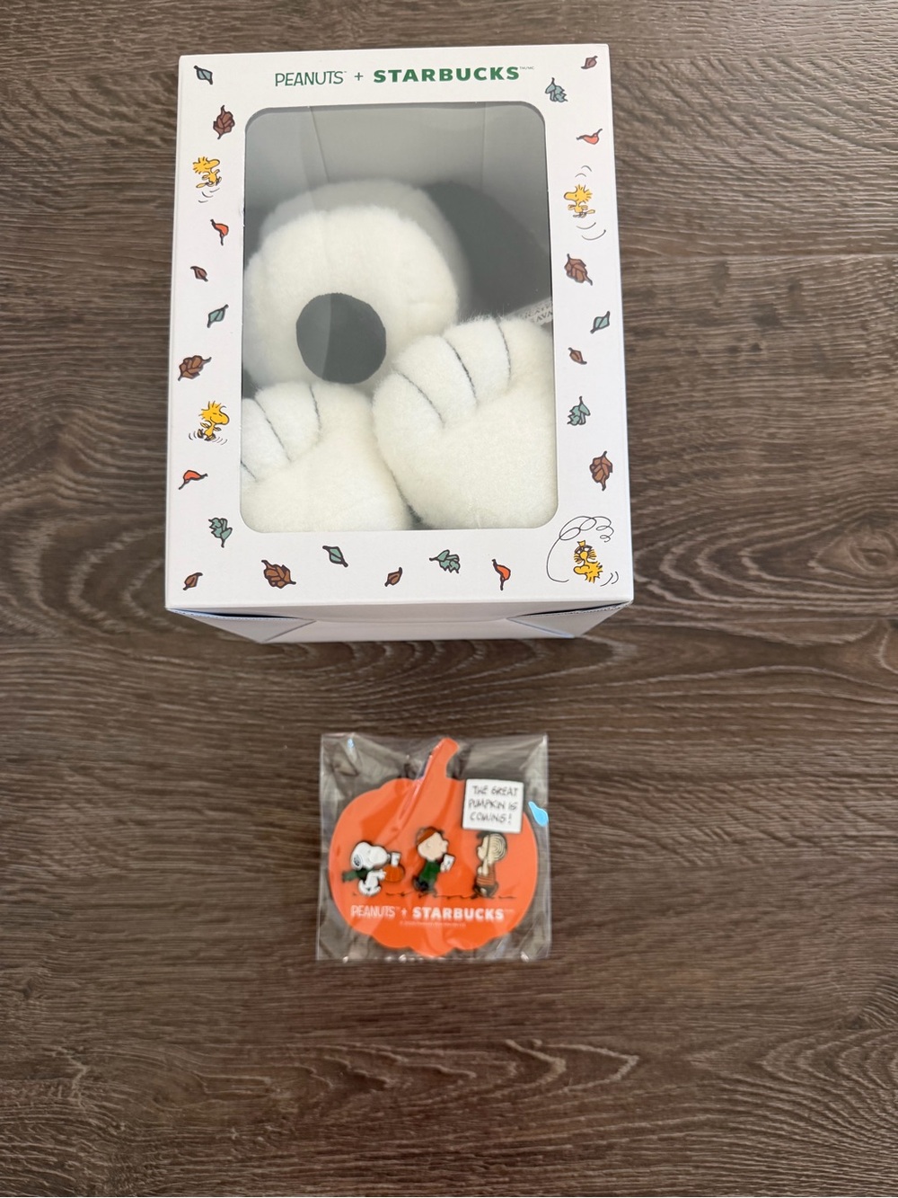 NEW Peanuts x Starbucks Lot of White Snoopy Plush & 3 Pack of Pins